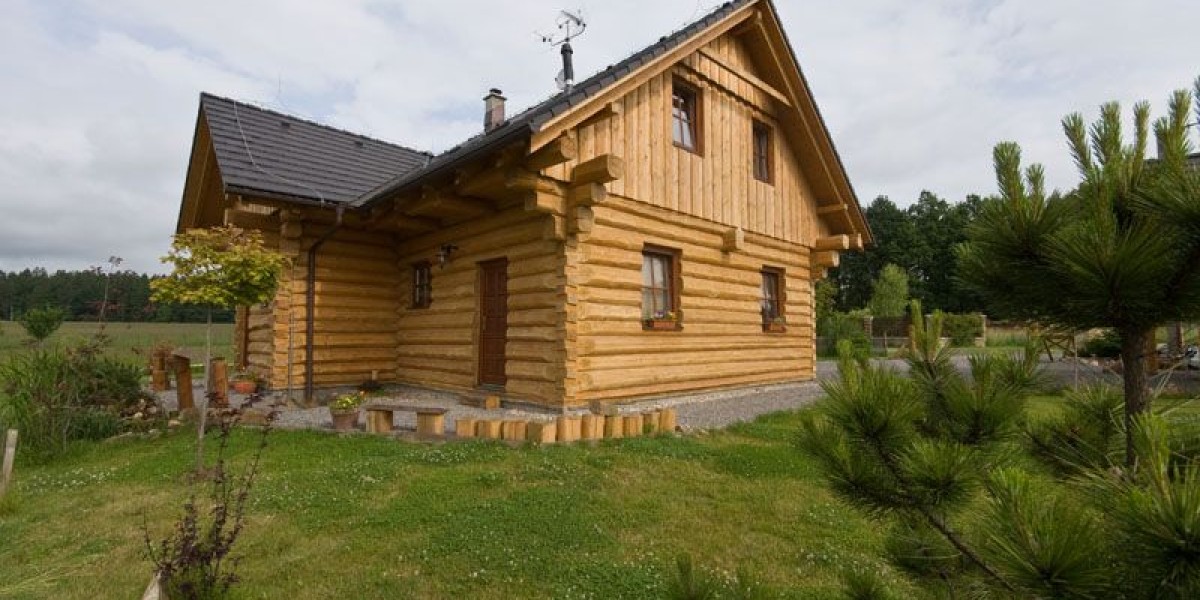 Masivní srub v Železných horách odolal i vichřici